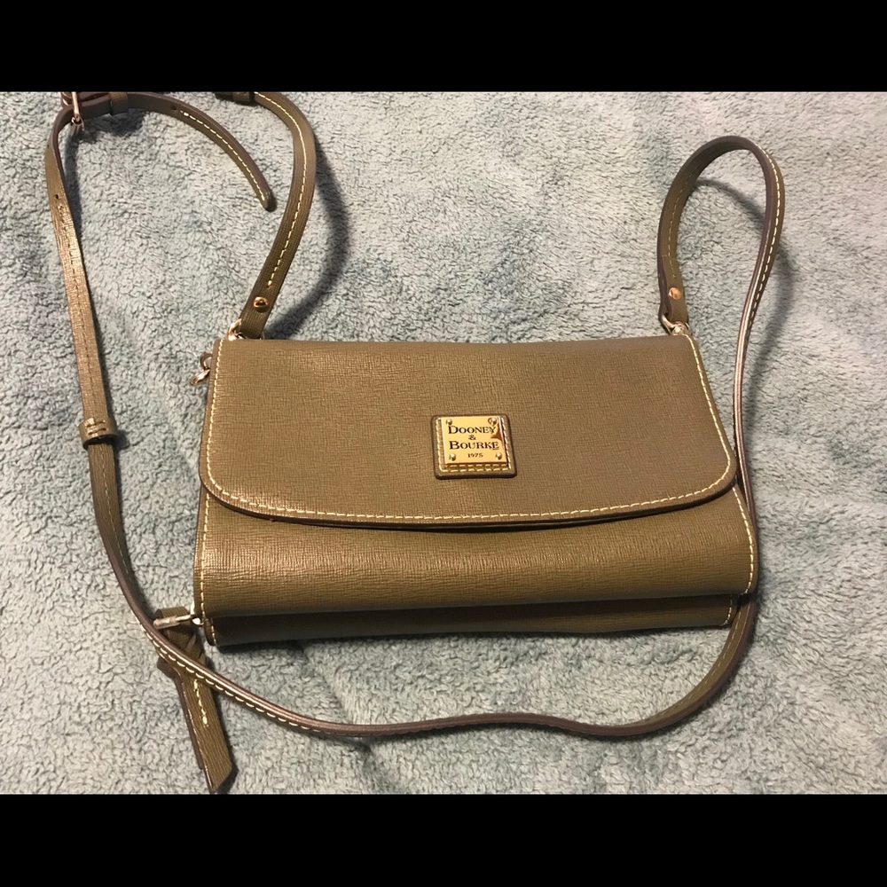 Dooney and Bourke crossbody bag